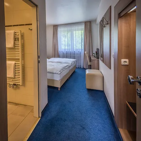 ロウスベルク 3* アーヘン